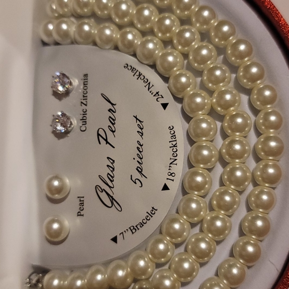 Jewelry - Picture 2 of 4